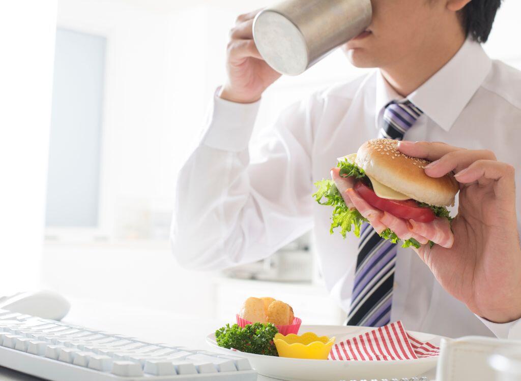 Mittagessen im Home Office