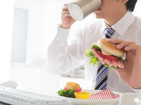 Mittagessen im Home Office